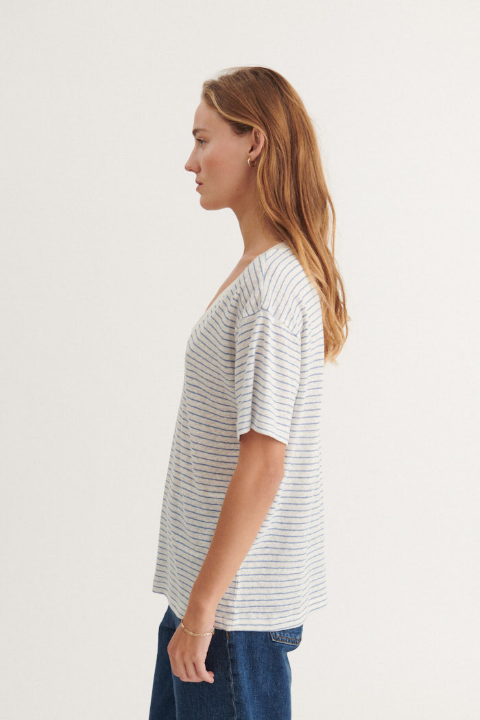 Basic Apparel Ryda Stripe V-Neck Tee T-shirts 758 Quiet harbor / Whisper white